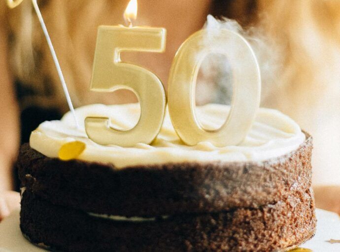 Come festeggiare i tuoi 50 anni: idee e consigli per organizzare l’evento
